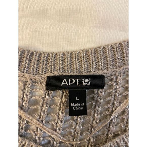 Apt. 9 crochet gray top high/low scoop neck rn#73277 - Picture 4 of 7